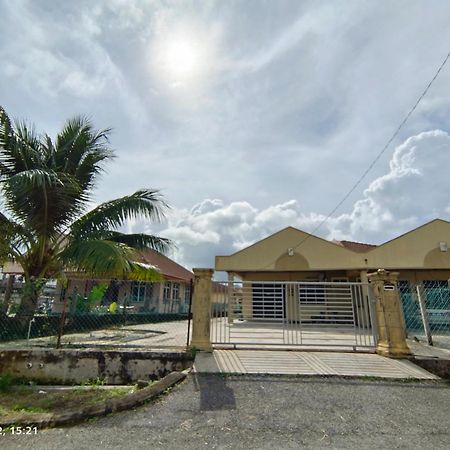 Seaview Promenade Homestay Dungun Δωμάτιο φωτογραφία